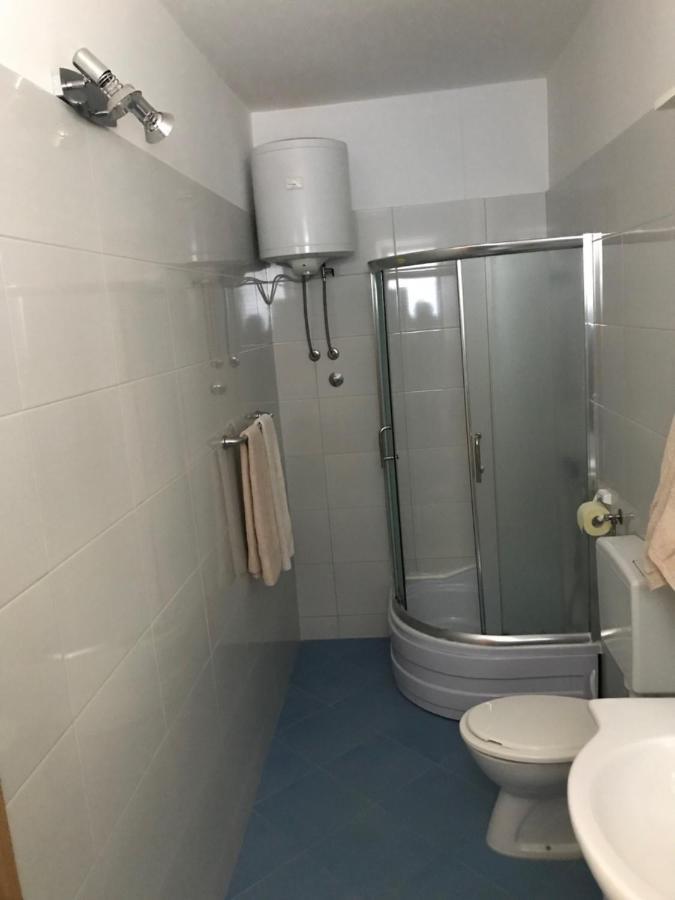Tona Apartments Трогир Екстериор снимка