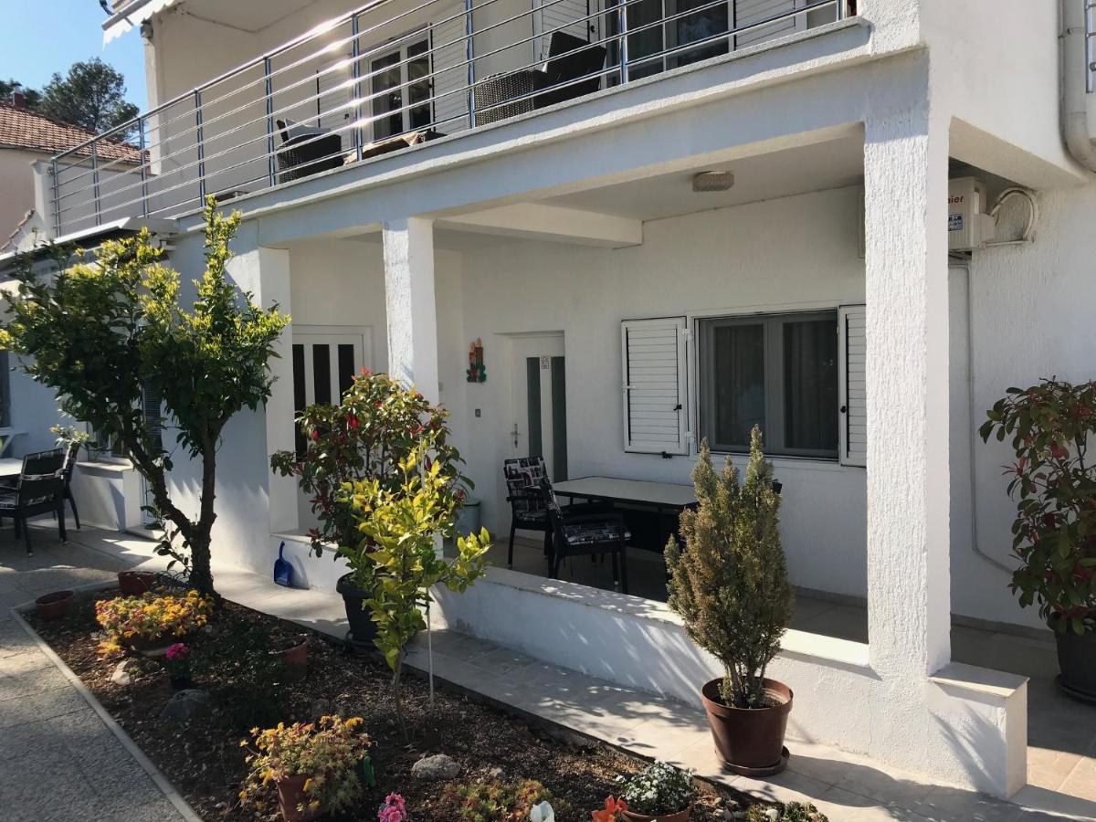 Tona Apartments Трогир Екстериор снимка
