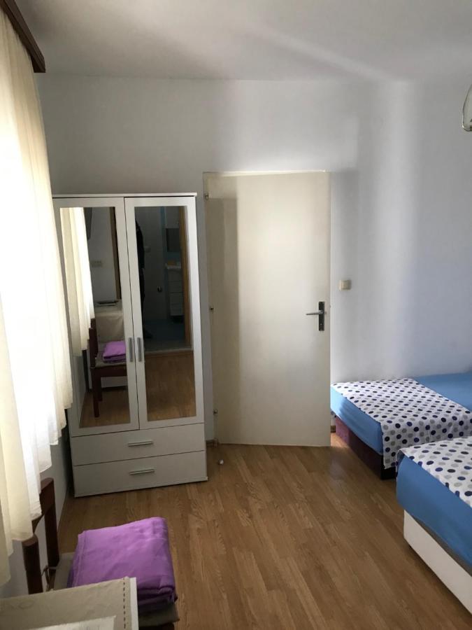 Tona Apartments Трогир Екстериор снимка