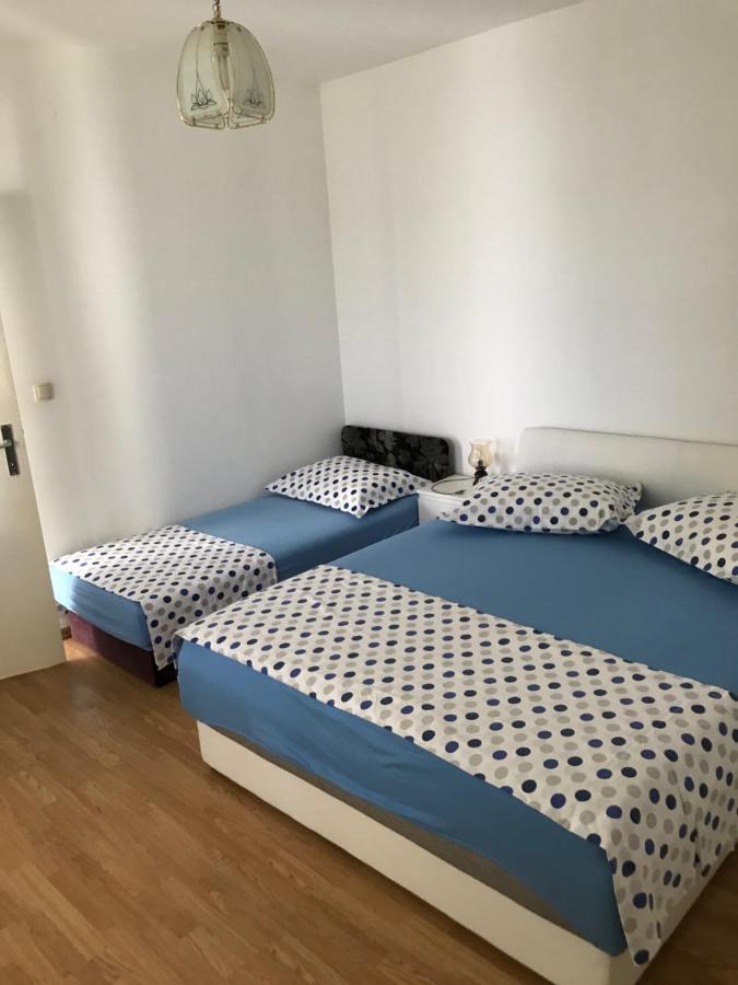Tona Apartments Трогир Екстериор снимка