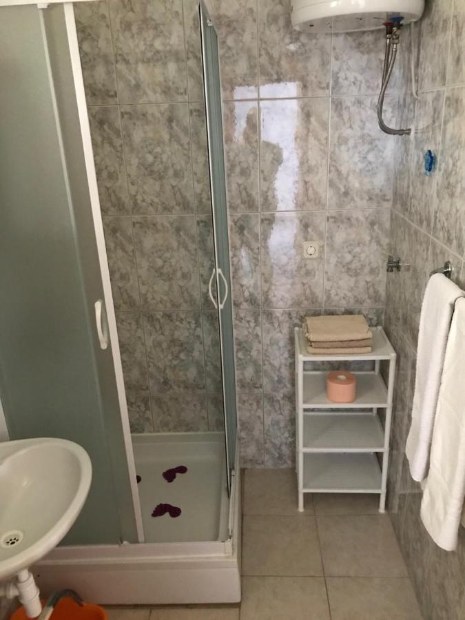 Tona Apartments Трогир Екстериор снимка